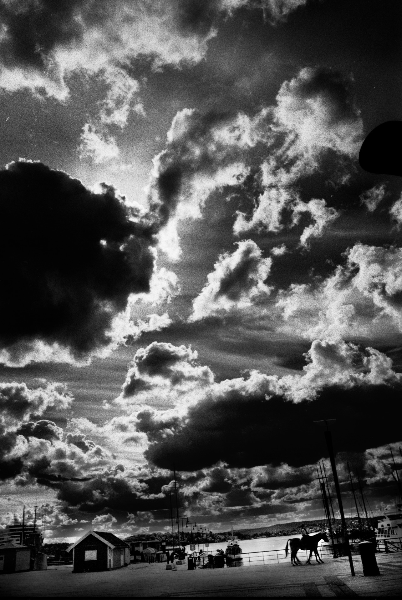 TRUENDE HIMMEL. 1999